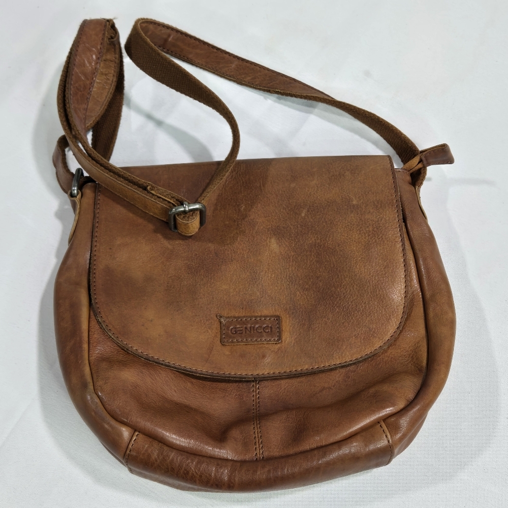 Genicci Brown Leather Purse Adjustable Strap Crossbody Magnetic Closure Casual